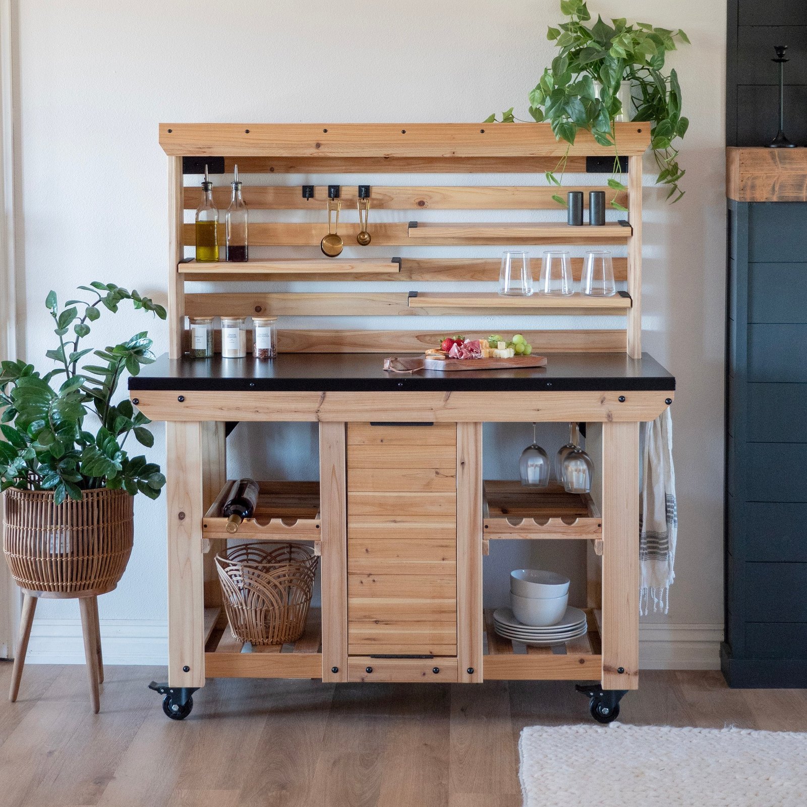 Hutch/Serving Station - Image 3