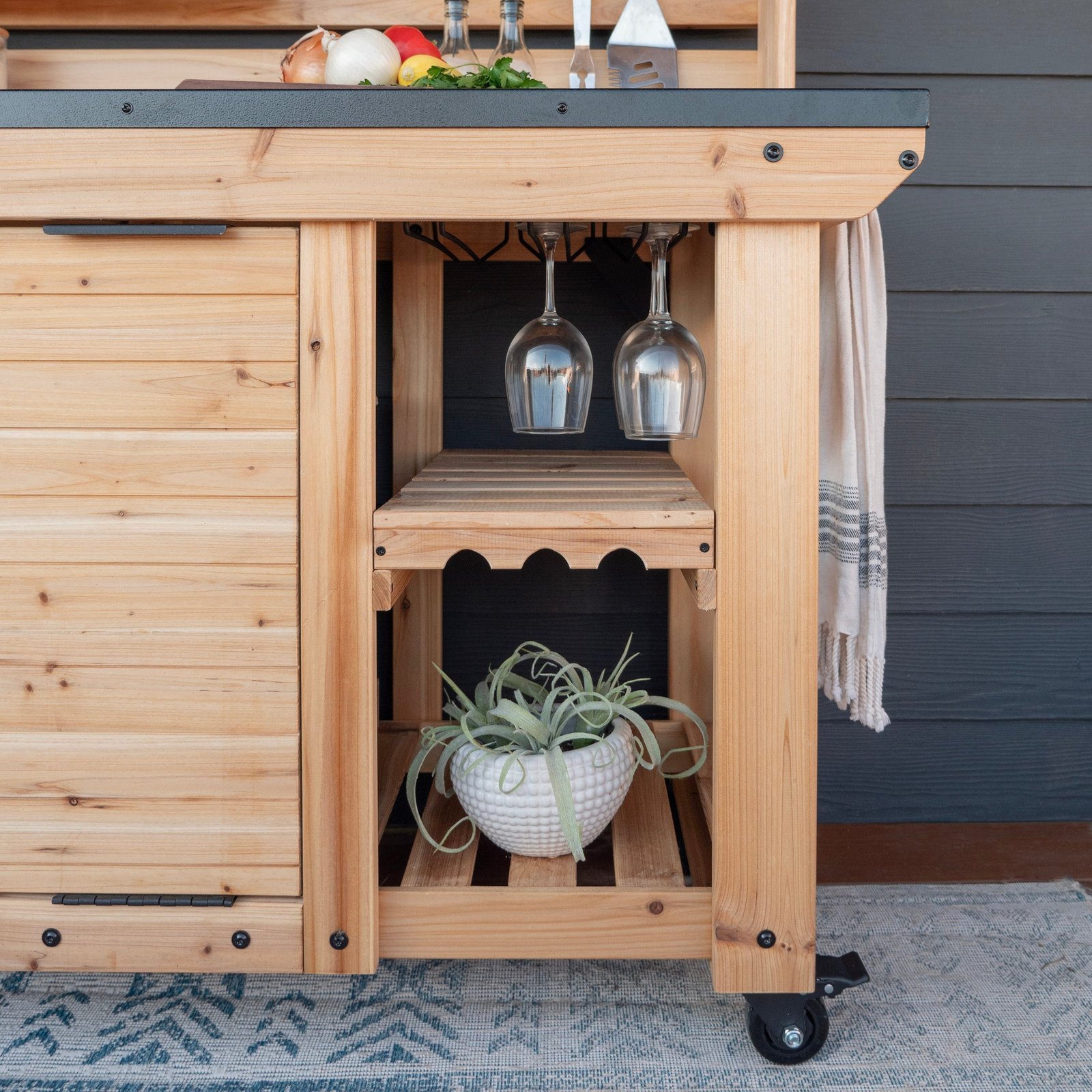 Hutch/Serving Station - Image 9