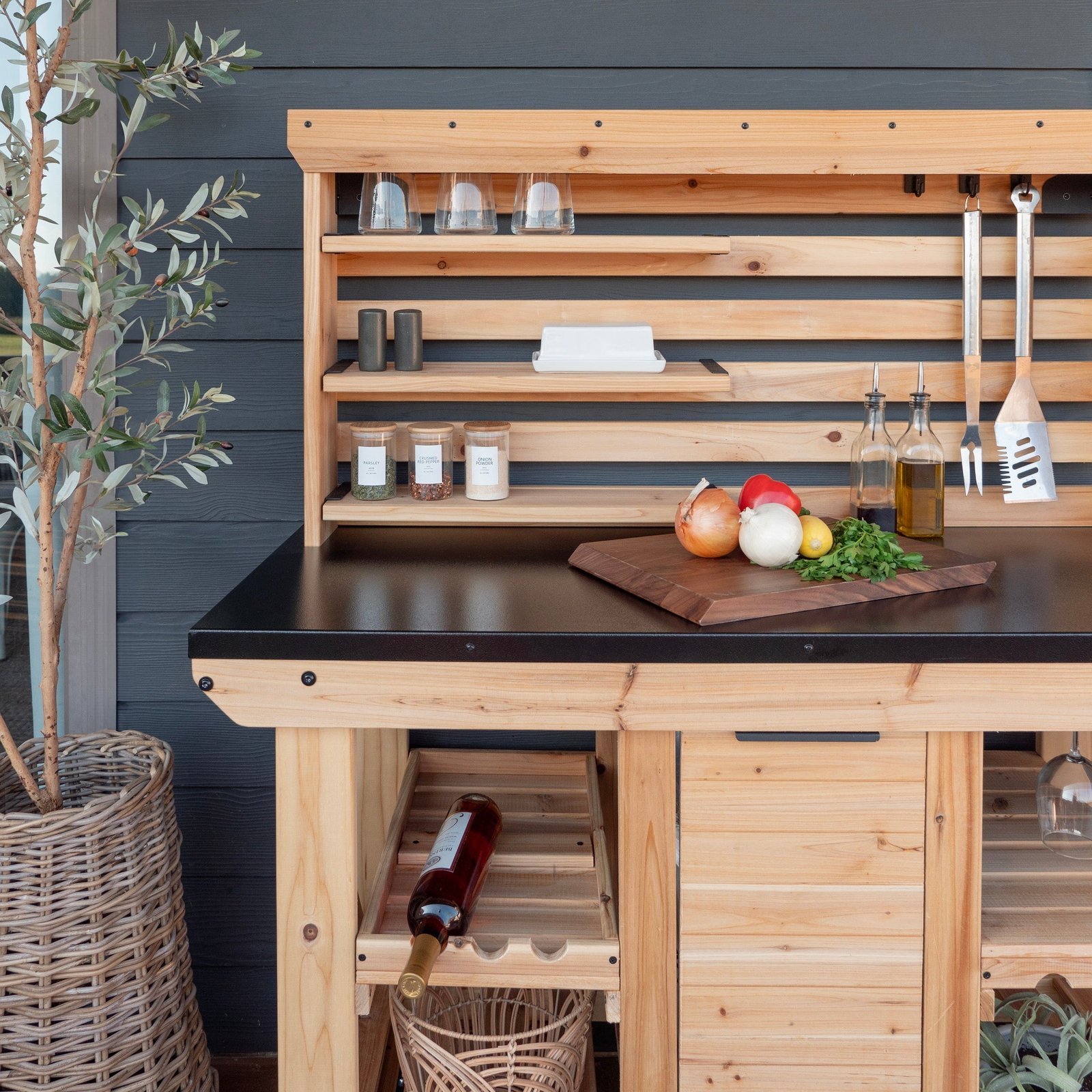 Hutch/Serving Station - Image 4
