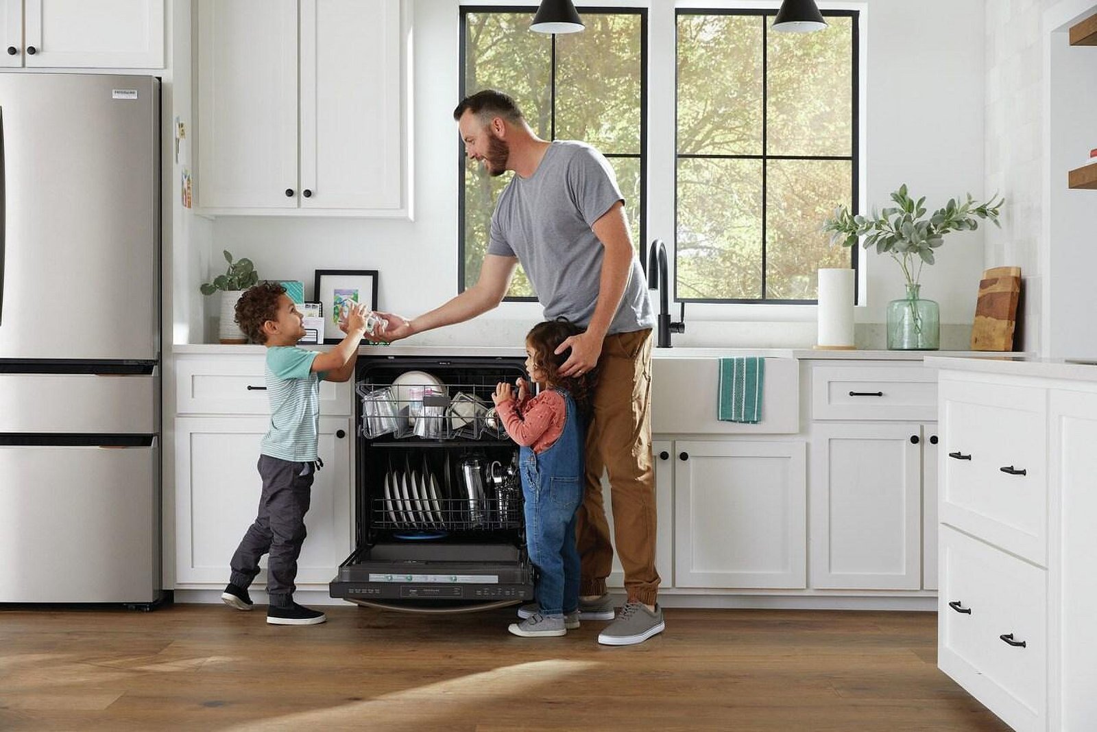 Frigidaire GDPH4515AF 24" Built-In Dishwasher, Energy Star Certified, Top Control, Stainless Steel - Image 6