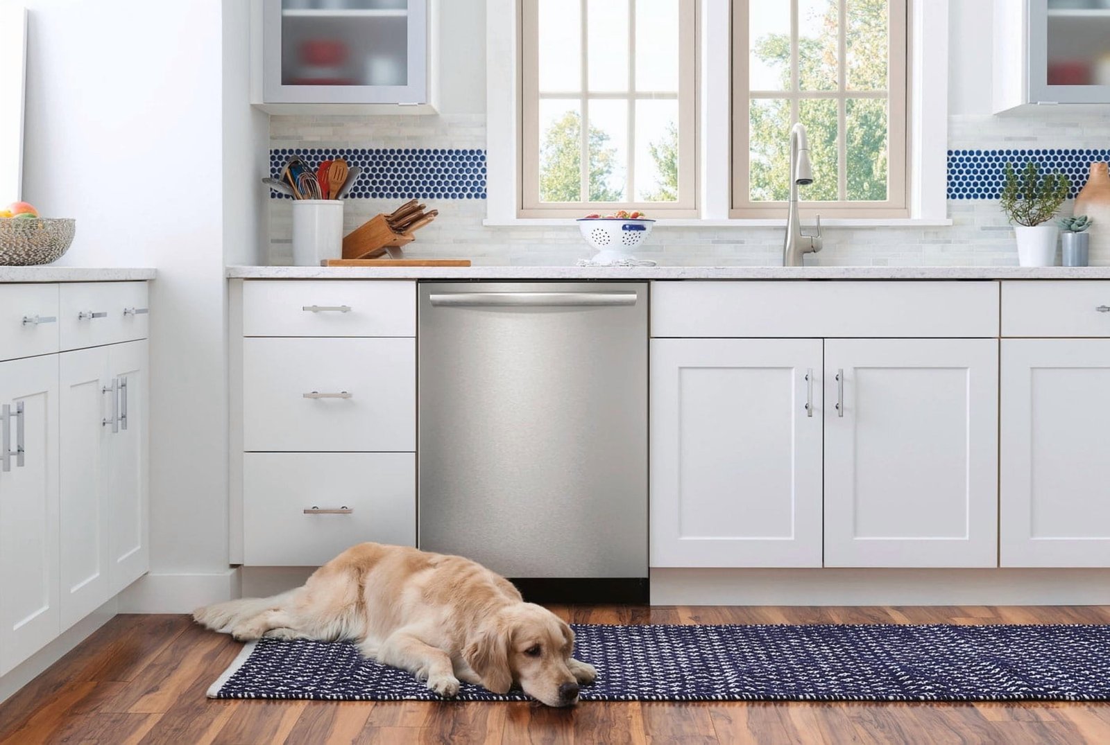Frigidaire Gallery 24" Dishwasher with CleanBoost, Stainless Steel - Image 11