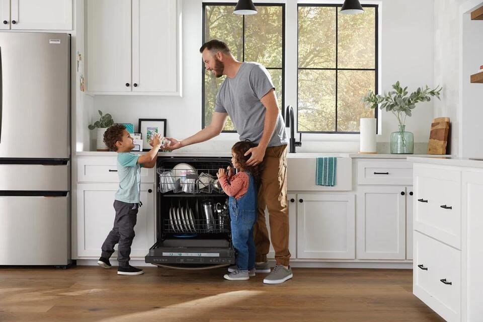 Frigidaire GDPH4515AF 24" Built-In Dishwasher, Energy Star Certified, Top Control, Stainless Steel - Image 7